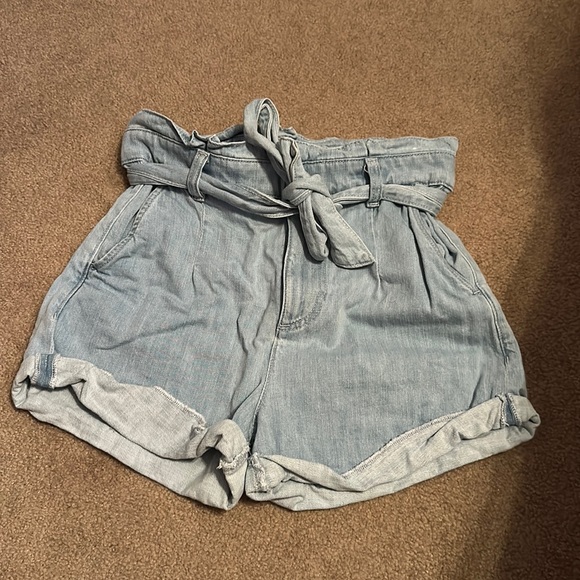 Shorts - Picture 1 of 3